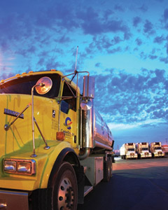 Overland park, Kan.-based petroleum marketer and transportation company, CarterEnergy, relies on its trucks and trailers to bein peak condition. All of its tractors and tankwagons are leased trhgouth MHC Truck Leasing, a locall PacLease francise.